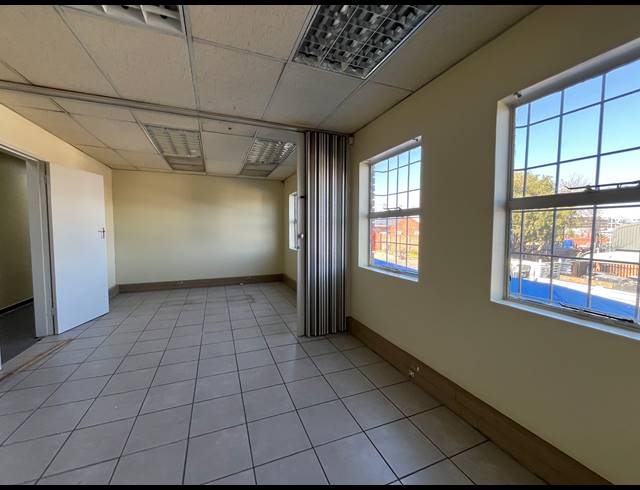944M² WAREHOUSE TO LET IN SEBENZA